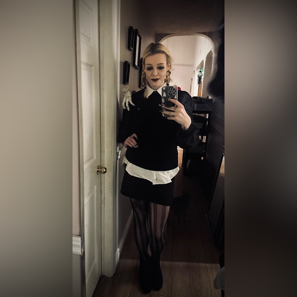 Meet your Posher, Nicole - Picture 2 of 4